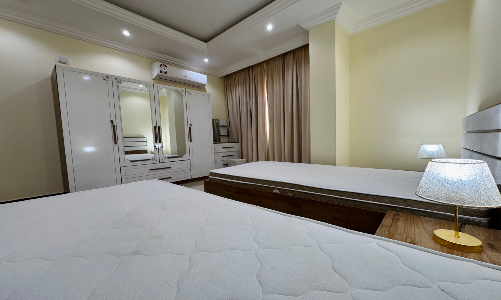 5 Bedrooms Villa For Rent small 2