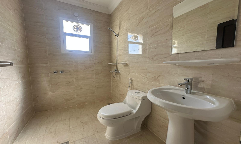 6 Bedroom Villa For Rent in Al Kheesa - Image 5