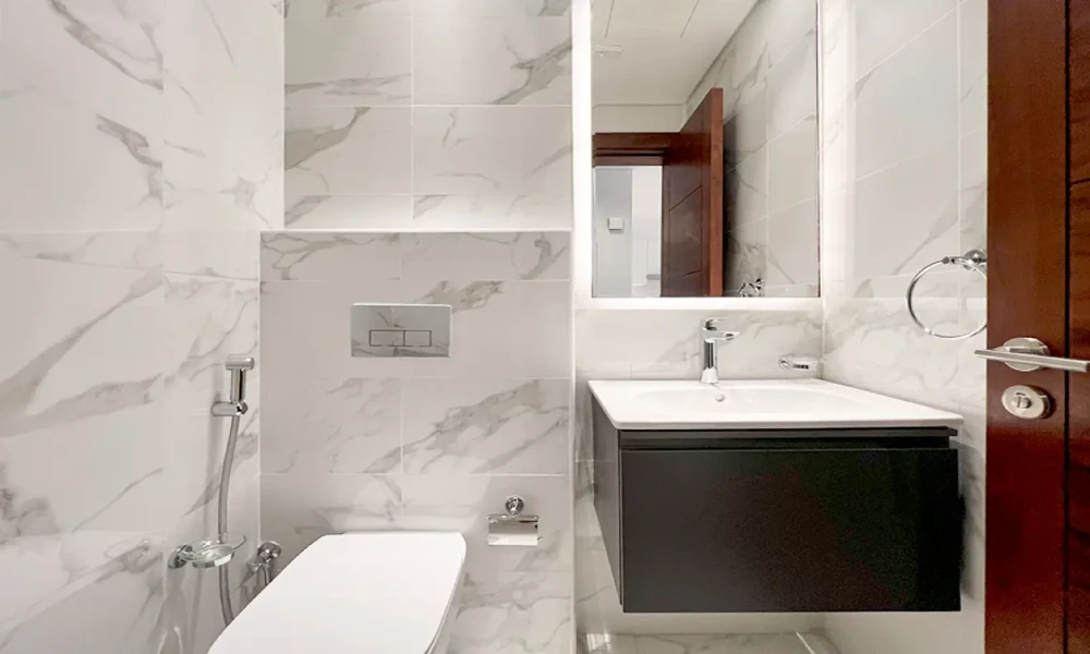 BRIGHT1 BHK FOR SALE | FF | BALCONY | SEA VIEW small 3