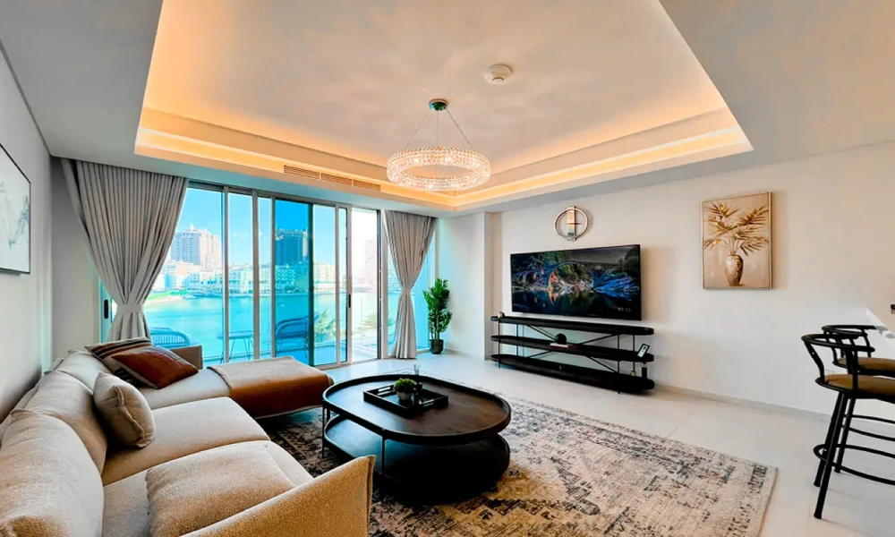 BRIGHT1 BHK FOR SALE | FF | BALCONY | SEA VIEW - Image 5