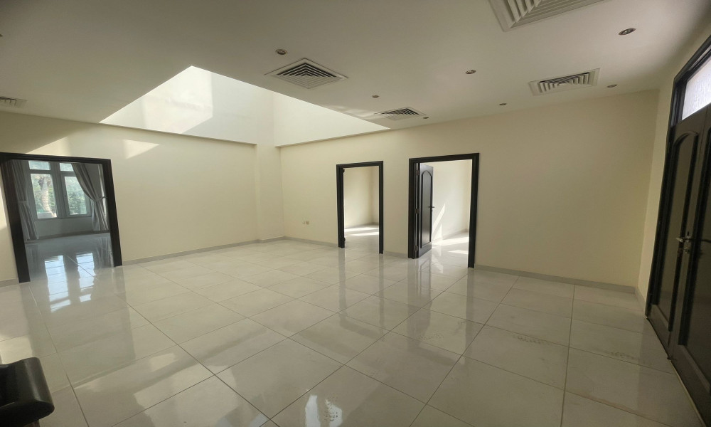 EXPANSIVE 3 BHK VILLA FOR RENT IN WEST BAY | SF small 2