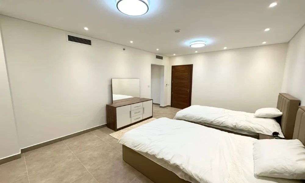 Spacious 2BHK with balcony in Lusail - Image 5