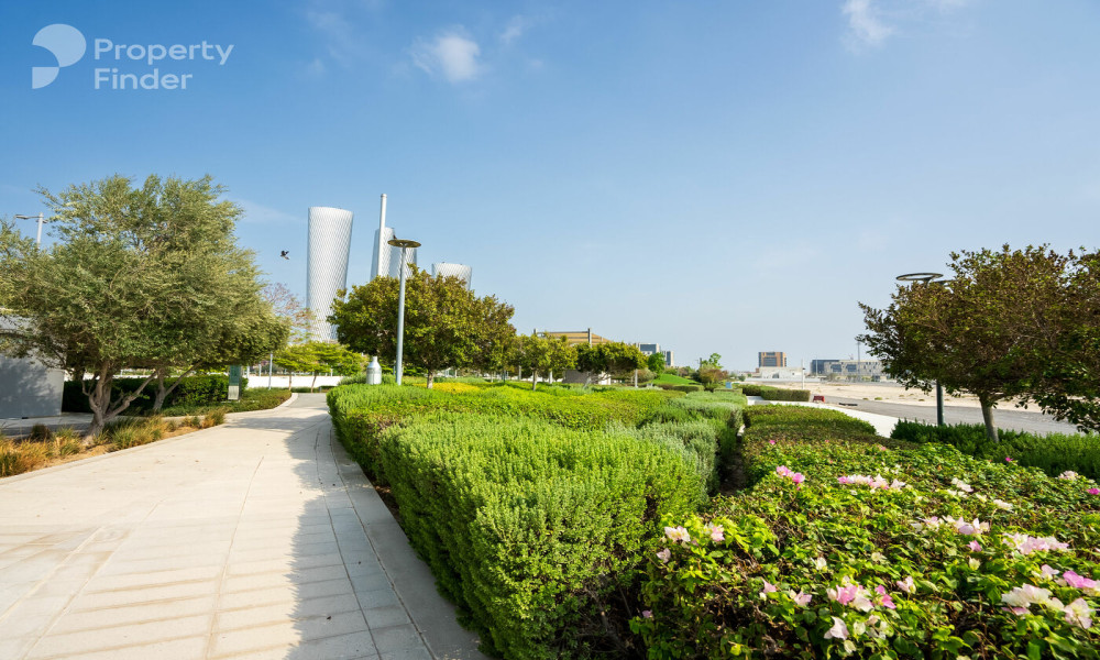 Spacious 2BHK with balcony in Lusail - Image 6