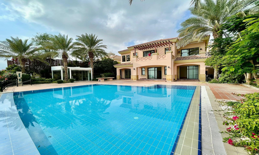 SPACIOUS LUXURY 4BHK HOME NEAR BEACH BAY FOR RENT